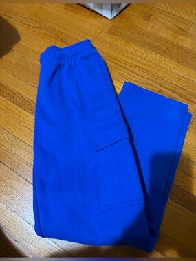Aritzia Sweatfleece Mega Cargo Sweatpants